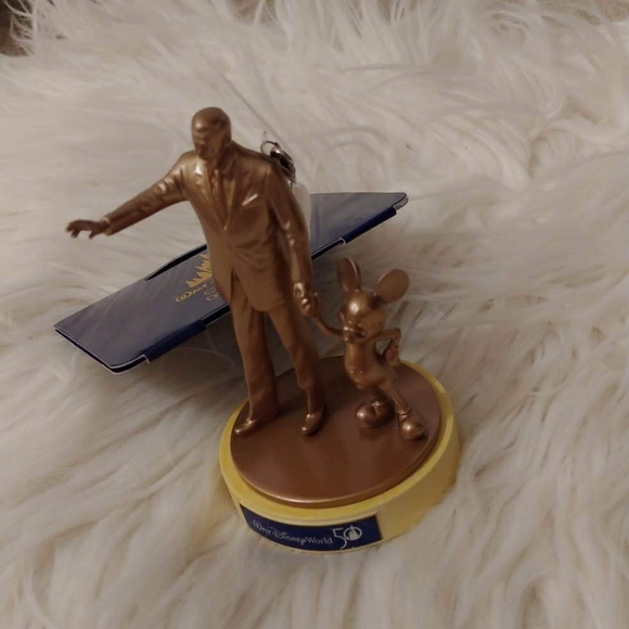 💝FIRM! DISNEY WDW 50TH ANNIVERSARY WALT & MICKEY PARTNERS STATUE FIGURAL ORNAME - Picture 2 of 8